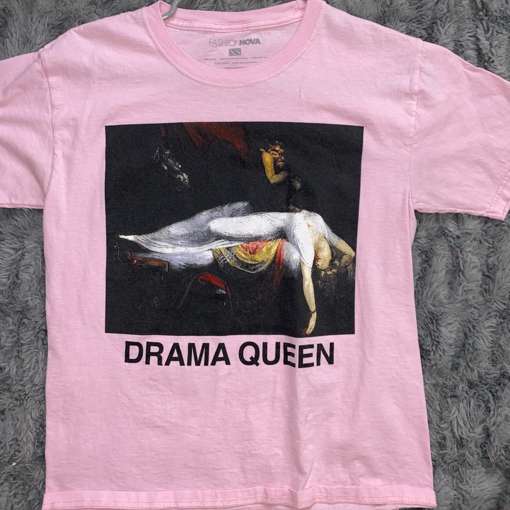 womens xsmall grapic tee fashion nova